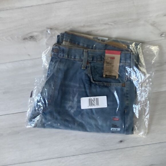 LEVI’S 569™ LOOSE STRAIGHT FIT MEN'S JEANS 40X30. “NWT IN PKG” - Picture 4 of 6